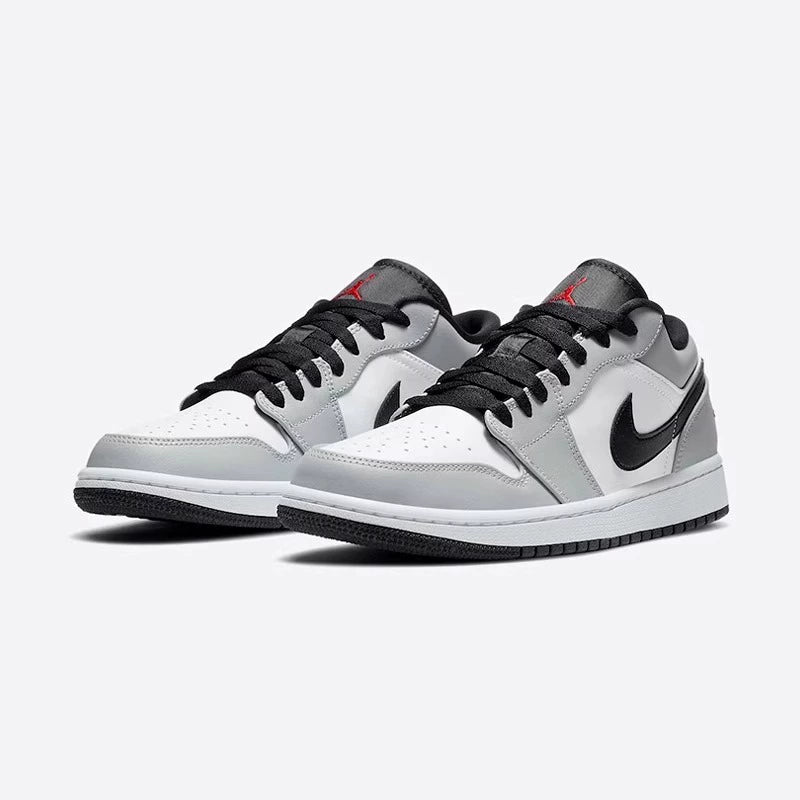 定番のスポーツシューズ! Nike ジョーダン1 AJ1 ローカット 黒白パンダ 553558-116