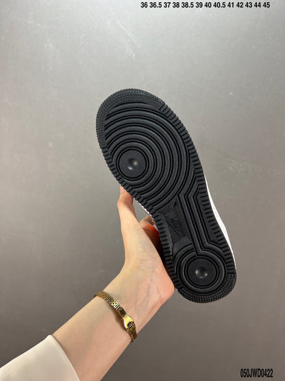 【ナイキナイキナイキ】Air Force 1'07 Low「Grey/White/Black」エアフォース1号定番ローカット百合カジュアルスニーカー「三勾XXグラフィティ」FD 4623-921