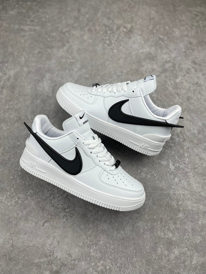 ナイキNike Air Force 1 Low空軍1号のオールマイティーカジュアルスニーカーは柔らかく、弾力性のある緩衝性能と優れたミッドソール設計で、レトロと現代にまたがる外形を組み合わせ、世界で30年以上風靡してきたForce 1を生み出し、