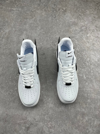 ナイキNike Air Force 1 Low空軍1号のオールマイティーカジュアルスニーカーは柔らかく、弾力性のある緩衝性能と優れたミッドソール設計で、レトロと現代にまたがる外形を組み合わせ、世界で30年以上風靡してきたForce 1を生み出し、