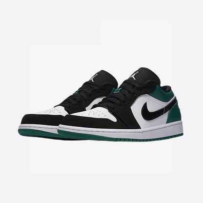定番のスポーツシューズ！ Nike ジョーダン1 AJ1 ローカット 黒白パンダ 553558-116