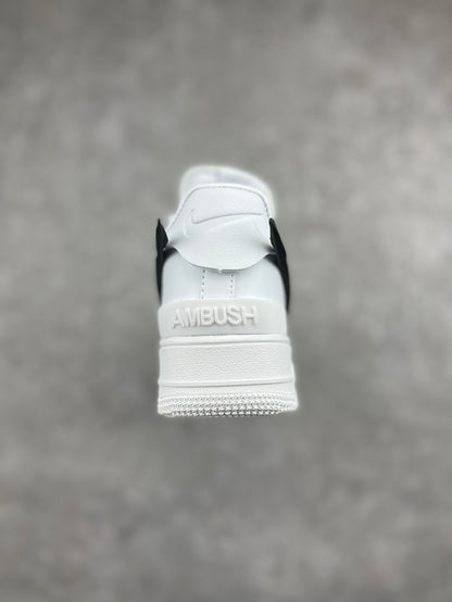 ナイキNike Air Force 1 Low空軍1号のオールマイティーカジュアルスニーカーは柔らかく、弾力性のある緩衝性能と優れたミッドソール設計で、レトロと現代にまたがる外形を組み合わせ、世界で30年以上風靡してきたForce 1を生み出し、