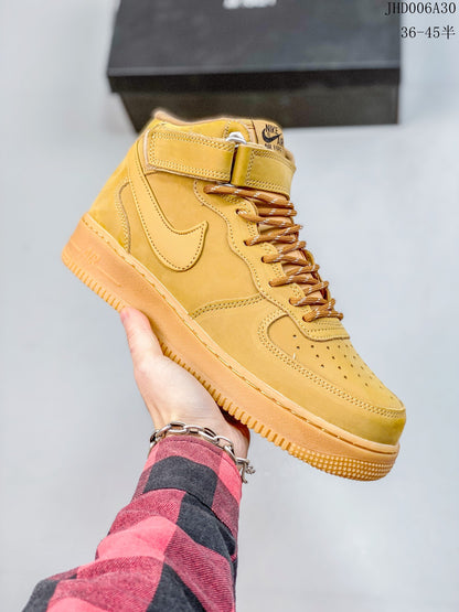 ナイキNike Air Force 1 Low空軍1号のオールマイティーカジュアルスニーカーは柔らかく、弾力性のある緩衝性能と優れたミッドソール設計で、レトロと現代にまたがる外形を組み合わせ、世界を30年以上風靡してきたForce 1を生み出し、